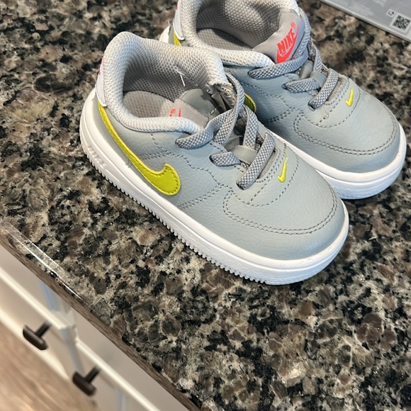 New - Picture 2 of 4